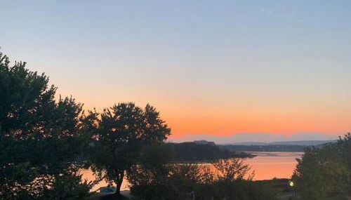 BurgBnB Riverfront - Foto 3