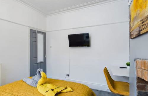 Cliff House By RMR Accommodations - NEW - Sleeps 8 - Modern - Parking - Foto 44