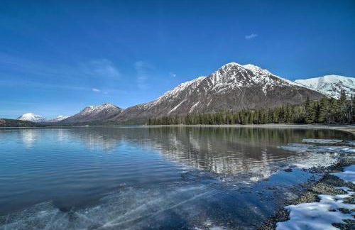 Peaceful Mountain-View Home - Walk to Kenai Lake! - Foto 28