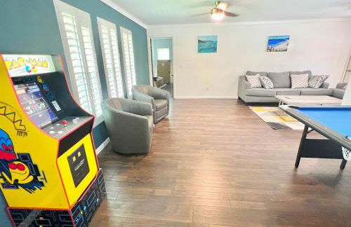 Dream Vacation Home w Heated Pool Close to Beaches Clearwater St Pete Quiet with Big Backyard - Foto 15