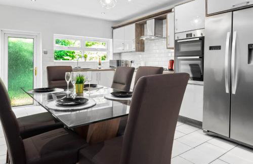 Stylish 3 Bedroom House - Pool & Tennis Table - Garden - Off Street Parking 782S - Foto 10