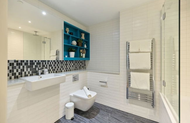 The Southwark Heights -modern 3-bedroom Flat With City Views - Photo 15