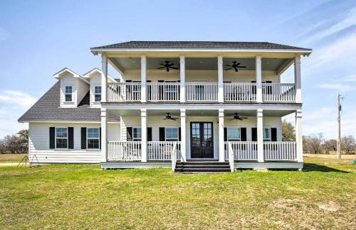 Spacious Texas Getaway with Fire Pit and Pond! - Foto 1