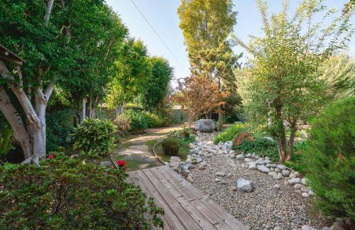 Airy Large Backyard Oasis Perfect Family Getaway - Foto 7