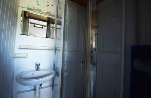 Petit chalet au Lac de Goulens avec piscine commune - 2 adultes et 1 enfant - Foto 19