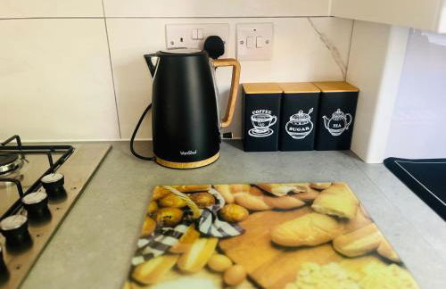 Stylish 3 Bed Home With Garden & Free Parking - Foto 4