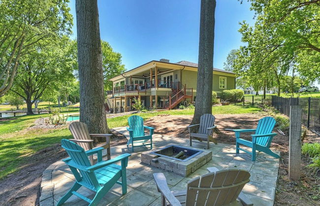 Water, Water Everywhere by Avantstay Pool + Dock - Foto 11