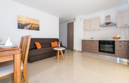 Six-Bedroom Holiday Home In Rogoznica - Foto 20