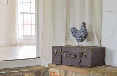 Gorgeous 10 Acre Modern Farmhouse & Private Pond - Photo 11