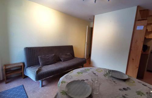 2 Pièces, skis aux pieds, proche commerces avec balcon. Capacité 6 pers, animaux non admis - FR-1-771-11 - Foto 9