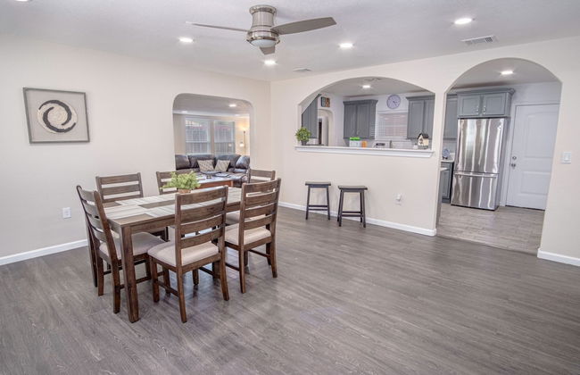 Splendid Gated 4 BR 2 BA Home Near Downtown - Foto 24