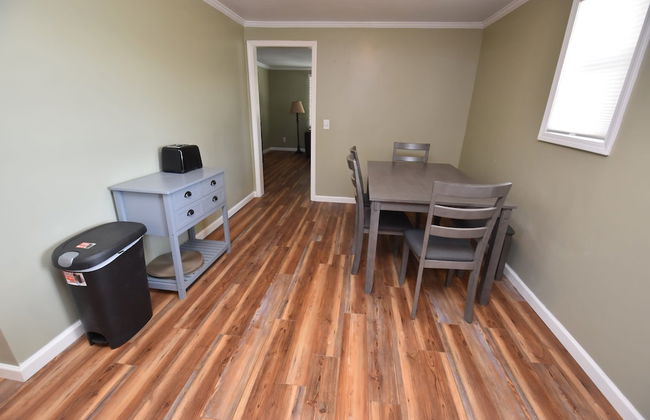 20 min Walk to ND 3 Bedroom 2 Bath Home 54475 - Foto 5