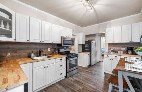 The Ultimate Fan's Retreat 5BR near all the Action - Foto 22