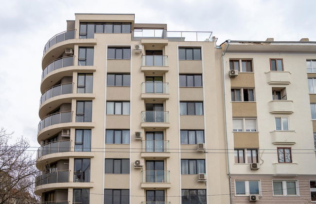 Sunny 1bdr Apartment Near Center - Foto 1