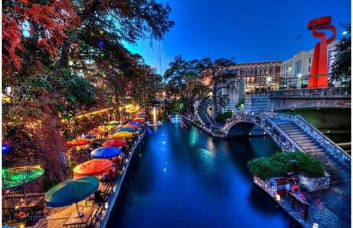 Cozy Historic Gem: 5 Mins to Downtown SA - Foto 35