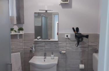 Alloggio Turistico Sea Port - Next to the Cruise Ship Free Shuttle Terminal - Foto 11