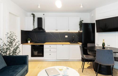 Apartment Central - 5 min with bus to Old Town, self check in 0-24h - Foto 21