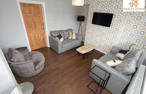 Large Home - Free Parking-WiFi By Hinkley Homes Short Lets & Serviced Accommodation - Foto 50