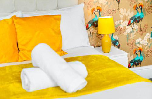 Modern 6-Bedroom Home - Sleeps 12 - Parking - Garden 568P - Foto 68