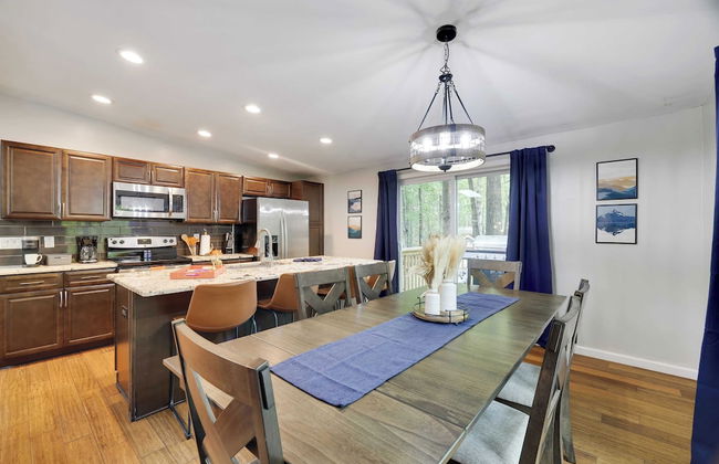 Moshannon Tree-lined Pocono Retreat w/ Hot Tub, Firepit & Pool Table - Photo 12