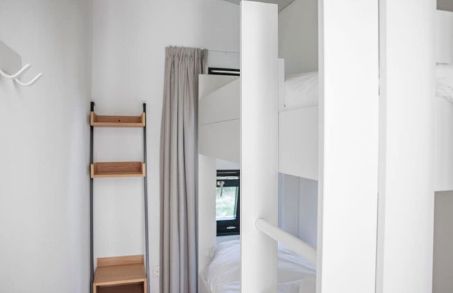 Comfortable Lodge in a Holiday Park - Foto 3