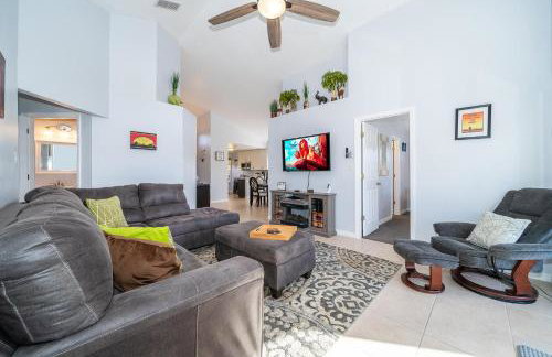 South Facing Pool with Stunning Lake View - Family Friendly Home - Nr Disney - Foto 19