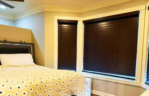 Private and Relaxing Getaway with Gym, Pool & Hot Tub - Foto 11