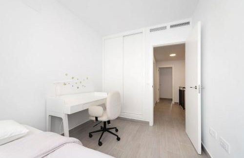 Hogar luminoso y amplio cerca del Mediterráneo - Photo 6