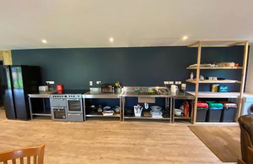 unique sheperds hut private hot tub, ensuite & kitchenette - Photo 21