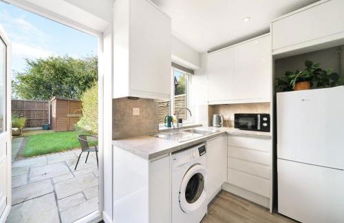 Bright 2BR Aylesbury Home, Sleeps 4, Parking, Work, Leisure, Friendly - Foto 13