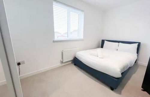 Superb 3 Bed Home Away from Home in Glasgow, just off M8 with free parking - Foto 8