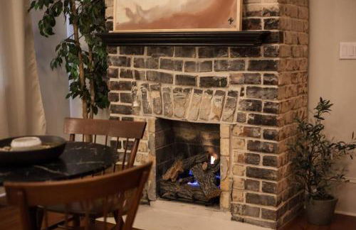 Intimate Library Studio - Minutes to Forsyth Park - Foto 16