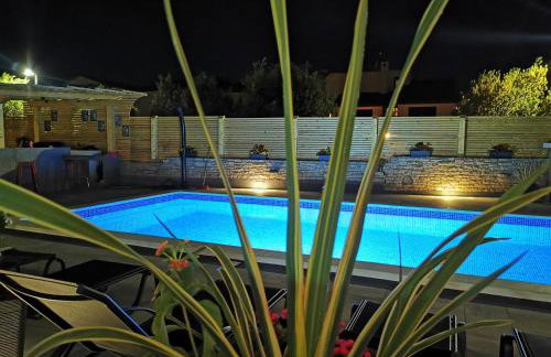 Apartment olive tree garden&poll view 4 plus 2, 130 m2 with tiki bar - Foto 2