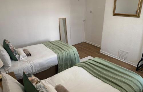 Cozee 2-bed in WV11 ideal for long work stays & relocation cls to New cross hospital M54&M6 - Foto 25