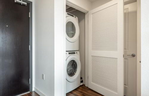 Beautiful 1BR Apt in Hollywood w Pool and Parking - Foto 13