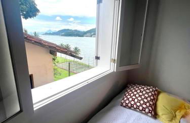 Vista dos sonhos na beira do mar de Angra com pier - Foto 7