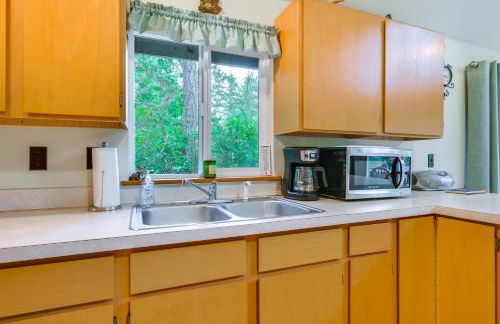 Cozy Hideaway on Key Peninsula with Serene Views! - Foto 11