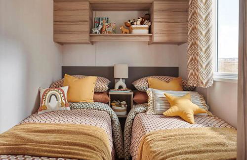 Heather View Essential Clover Caravan Pet 1 - Photo 4