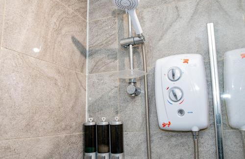 2bed Flat with private parking - Foto 4