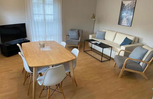 Modern eingerichtete Wohnung mit 2 Schlafzimmern - Photo 2