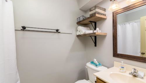 Canadian Hemlock . Trailside Lodging - Foto 3