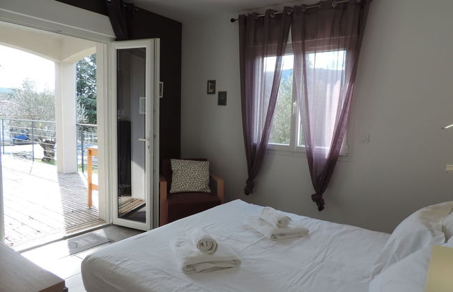 Attractive Holiday Home With Private Pool - Photo 3