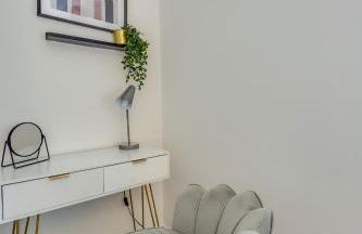 Oakbridge House - 6 mins drive to CMK - Free Parking, Fast WiFi, Smart TVs with Sky and Netflix by Yoko Property - Foto 21