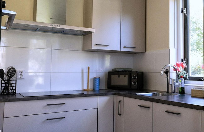 Alluring Holiday Home With Garden - Foto 11