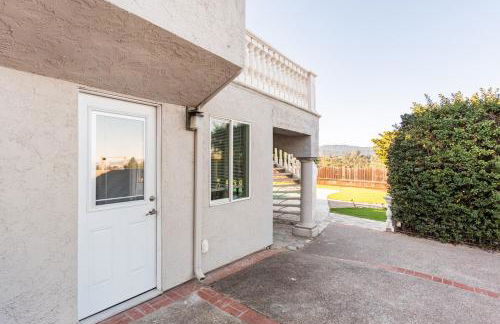 Independent Unit in Luxury Hillsborough Retreat Pool, Hot Tub and Views - Foto 12