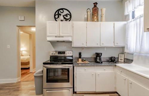 Dauphin District Darling #1-Downtown, Restaurants - Foto 7