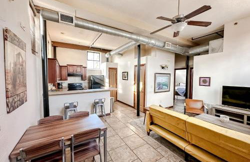 Sleepover 2BD 1BA Condos Downtown Springfield - Foto 71