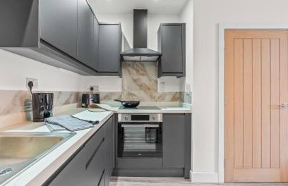 2BR Apartment with Sofa bed I Prime Town Centre Location I Gold St D-Lux, Modern Amenities, Walk to Train, Bus Stations, Shops & Cafés I Leisure and Business Stays Welcome - Foto 36