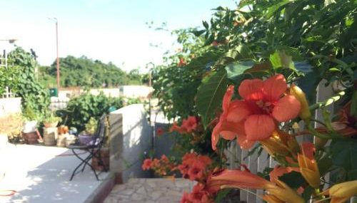 Apartment Poetry - Photo 3