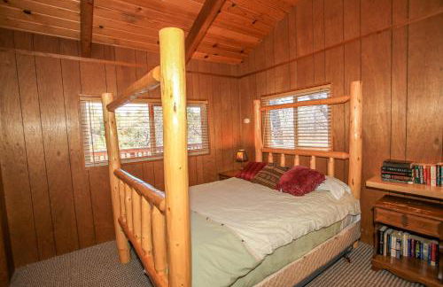 Rest N Relax Inn - Beautiful chalet-style cabin features dramatic forest and slope views! - Foto 12